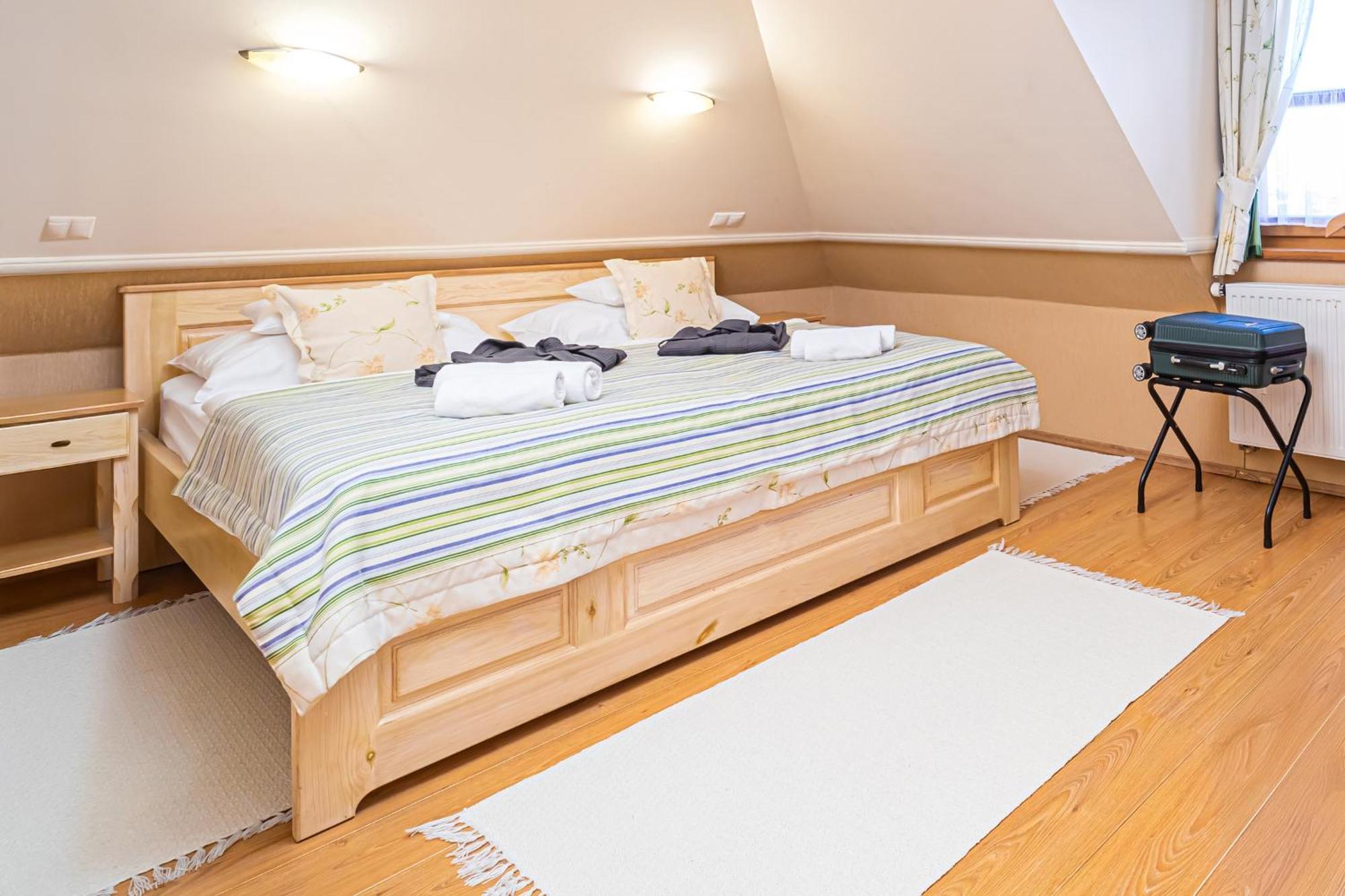 Rigotanya Relax & Wellness Panzio Buekfuerdo Hotell Exteriör bild