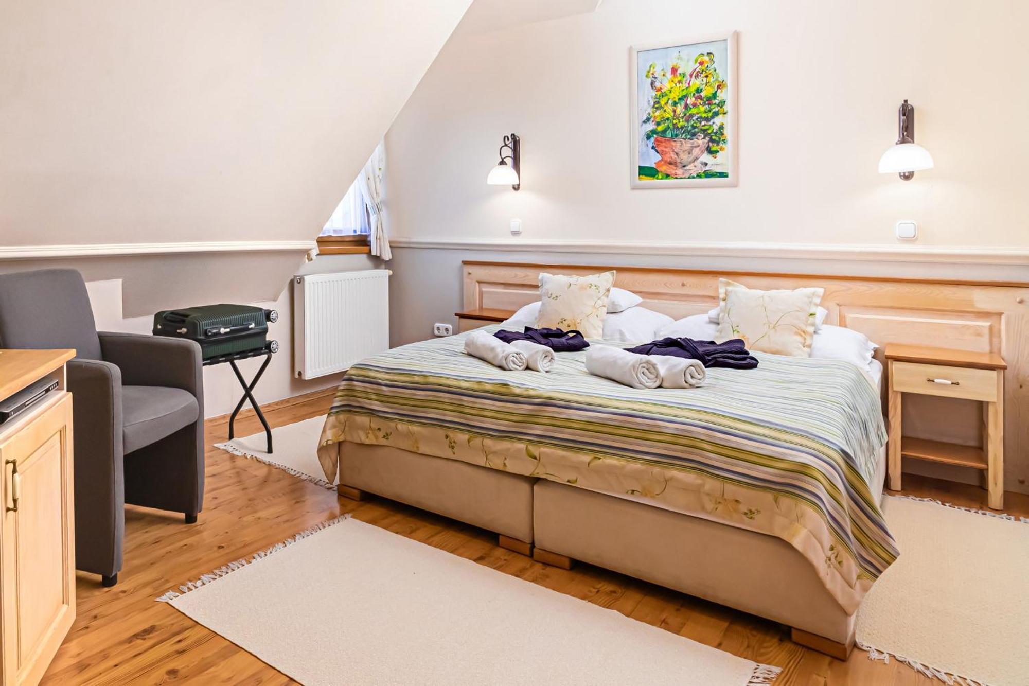 Rigotanya Relax & Wellness Panzio Buekfuerdo Hotell Exteriör bild